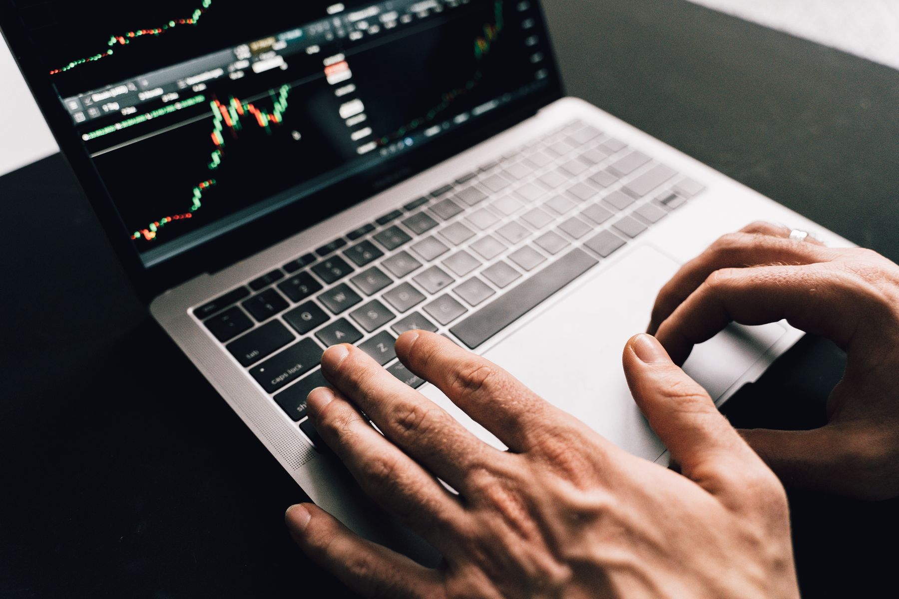 Financial market workflow supporting Cheap LLM API The Cheapest Token Can Be an Expensive Result 便宜的 LLM API :最低 Token 单价不等于最低总成本