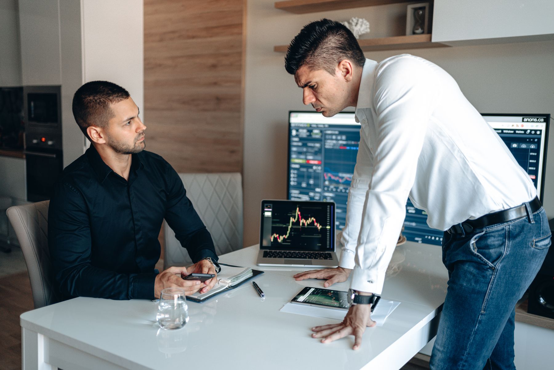 Financial market workflow supporting Vercel AI SDK, Multiple Providers: One App Contract, Multiple Paths Vercel AI SDK + Multiple Providers Vercel AI SDK 接入多个供应商:一个应用契约,多条调用路径 Vercel AI SDK 多提供商
